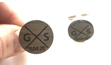 Usado, Personalizado Gemelos Hombre Grabado Con Iniciales & Fecha En Cruz Nogal Madera comprar usado  Enviando para Brazil