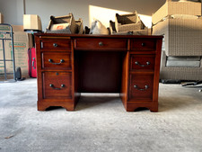 Traditional executive desk for sale  Austin