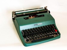 Usado, Olivetti Lettera 32 Azul 1974 Vintage Máquina de Escrever Portátil e Estojo Teclado AZERTY comprar usado  Enviando para Brazil