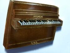 RARE pin's piano clavier  pin hyundai upright piano comprar usado  Enviando para Brazil