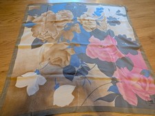 Foulard soie floral d'occasion  Choisy-le-Roi
