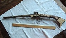 Art africain - fusil décoratif en bois et os - Bel état na sprzedaż  Wysyłka do Poland