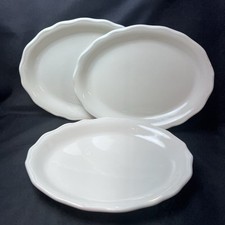 Set white scalloped for sale  Attalla