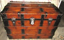Antique steamer trunk for sale  East Hampton