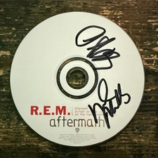 R.E.M. CD Aftermath assinado à mão Mike Mills & Peter Buck comprar usado  Enviando para Brazil
