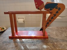 Brinquedo antigo de acrobata giratório de madeira, feito na Alemanha Oriental comprar usado  Enviando para Brazil