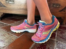 Saucony scarpe ginnastica usato  Camaiore