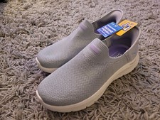 🔥🔥 Chinelos femininos Skechers Go Walk laváveis na máquina novo com etiquetas W8.5 comprar usado  Enviando para Brazil