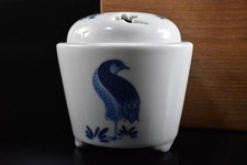 K9891: Queimador de incenso japonês Kiyomizu-ware pássaro azul e branco, automático com caixa assinada comprar usado  Enviando para Brazil