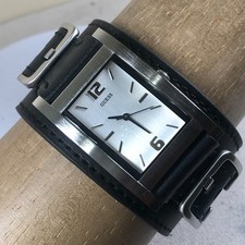 Relógio Guess masculino tanque pulseira de couro preto quartzo analógico 39 mm 7 3/4" comprar usado Relógio Guess masculino tanque pulseira de couro preto quartzo analógico 39 mm 7 3/4" comprar usado  Enviando para Brazil