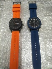 SUPERDRY DIGITAL/ANALÓGICO ESPORTE UNISSEX, RELÓGIO UM LARANJA UM AZUL DISPONÍVEL,  comprar usado  Enviando para Brazil