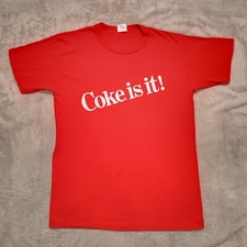 Camisa masculina vintage Coca-Cola estampa de logotipo vermelho médio ponto único feita nos EUA anos 80 comprar usado  Enviando para Brazil