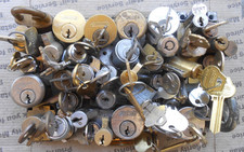 Lote mixto de cerraduras, cilindros, cerraduras de leva, piezas, etc... Locksport de 8,11 libras segunda mano  Embacar hacia Mexico
