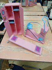 Lote de peças vintage 1984 Barbie centro de exercícios bicicleta armário banco comprar usado  Enviando para Brazil