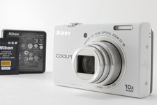 Fotocamera digitale nikon usato  Spedire a Italy
