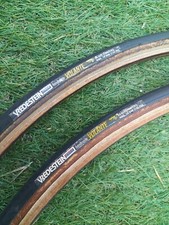 Pneus course 700x23c d'occasion  Le Teil