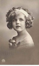 Child girl wearing d'occasion  Expédié en Belgium