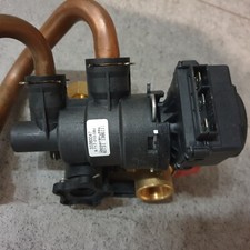 Zawór przełączający JUNKERS 8717010084 CERAPUR na sprzedaż  PL