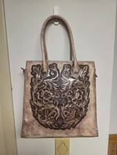 Bolsa tote Lucchese de mão na cor marrom claro e couro natural comprar usado Bolsa tote Lucchese de mão na cor marrom claro e couro natural comprar usado  Enviando para Brazil