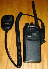 Rádio bidirecional Motorola HT750 Handie-Talkie AAH25KDC9AA3AN HT 750 com microfone não testado comprar usado  Enviando para Brazil
