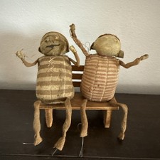 1892 Bonecas de pelúcia antigas Palmer Cox dois tecidos brownie sentadas em banco de madeira comprar usado  Enviando para Brazil