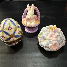  Antigo Lote de 3~Limoges França Caixa de Ovos de Bugigangas Articuladas~Cesta de Coelho~Buquê de Flores comprar usado  Enviando para Brazil