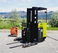Empilhadeira elétrica Clark NPR15D 24 volts 3000 lb de alcance standup com carregador GNB comprar usado  Enviando para Brazil
