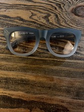 Óculos de leitura Caddis D28 com lentes cor rosa gradiente azul/verde comprar usado Óculos de leitura Caddis D28 com lentes cor rosa gradiente azul/verde comprar usado  Enviando para Brazil