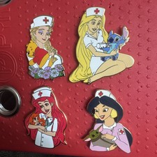 Conjunto de 4 pinos de fantasia Disney Rapunzel Ariel Jasmine Elsa Nurse Day LE 100 comprar usado  Enviando para Brazil