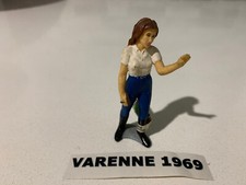 Ragazza con spazzola usato  Bologna