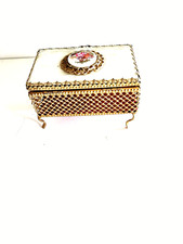 Ancienne petite boîte d'occasion Ancienne petite boîte d'occasion  Signy-le-Petit