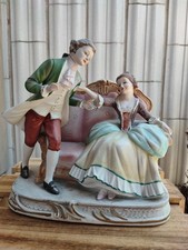 Statuetta capodimonte elegante usato  Foggia