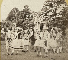 Traditional dance costumes d'occasion  Expédié en Belgium