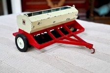 ERTL Toys - IH International Harvest reboque trator broca de grãos semente EUA #448 comprar usado  Enviando para Brazil