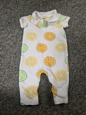 Macacão Monica & Andy bebê uma peça estampa branca frutas cítricas menino tamanho 9 a 12m comprar usado  Enviando para Brazil