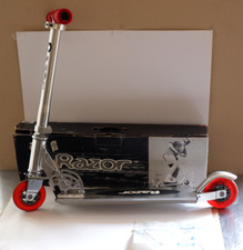 Scooter de barbear vintage original MS-130 com caixa e instruções - rodas vermelhas comprar usado  Enviando para Brazil
