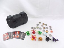 Estojo de transporte Bakugan com bonecos sortidos e pacote de cartas comprar usado Estojo de transporte Bakugan com bonecos sortidos e pacote de cartas comprar usado  Enviando para Brazil