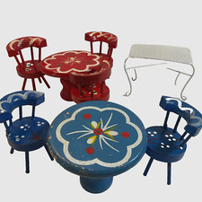 Lote de mesas e cadeiras de madeira vintage em miniatura pintadas à mão para casa de bonecas comprar usado Lote de mesas e cadeiras de madeira vintage em miniatura pintadas à mão para casa de bonecas comprar usado  Enviando para Brazil
