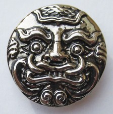 Badge broche masque d'occasion  Lavelanet