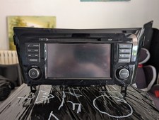 Stereo con navigatore usato  Laurino