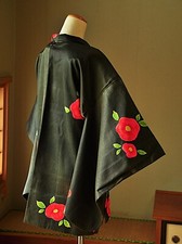 Usado, Jaqueta vintage japonesa quimono haori seda preta vermelha padrão camélia comprar usado  Enviando para Brazil