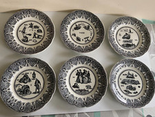 Lot assiettes originales d'occasion  Saint-Denis-de-Pile