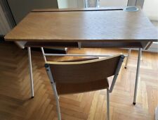 Scrivania con sedia usato  Milano