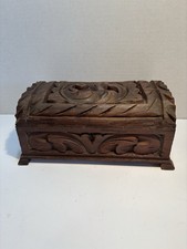 Caixa decorativa vintage de madeira esculpida à mão detalhes ornamentados com pés articulados cúpula comprar usado Caixa decorativa vintage de madeira esculpida à mão detalhes ornamentados com pés articulados cúpula comprar usado  Enviando para Brazil