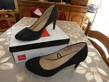 Neufs chaussures escarpins d'occasion  La Ferrière-aux-Étangs