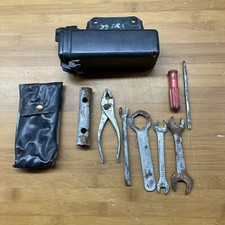 Caixa de ferramentas Honda OEM 1984 TRX200 TRX 200 com ferramentas originais comprar usado  Enviando para Brazil