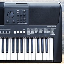 Teclado digital Yamaha PSR-E463 61 teclas resposta ao toque 48 notas polifonia com caixa, usado comprar usado  Enviando para Brazil