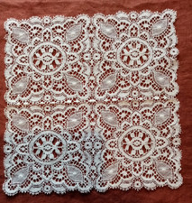 Antique lace placemat d'occasion  Expédié en Belgium