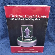 Cubo de cristal Christus iluminado base rotativa Ringmasters excelente condição AC ou 3 AA  comprar usado Cubo de cristal Christus iluminado base rotativa Ringmasters excelente condição AC ou 3 AA  comprar usado  Enviando para Brazil