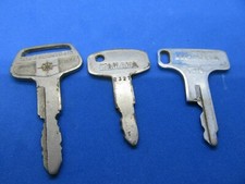 Chaves de motocicleta vintage Honda, Yamaha e uma chave de carro Toyota comprar usado  Enviando para Brazil
